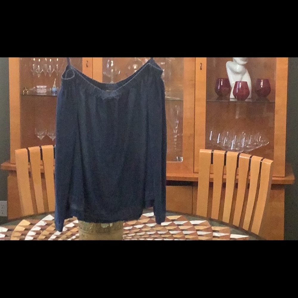 Anthropology brand cloth & Stone chambray COLD shoulder denim top